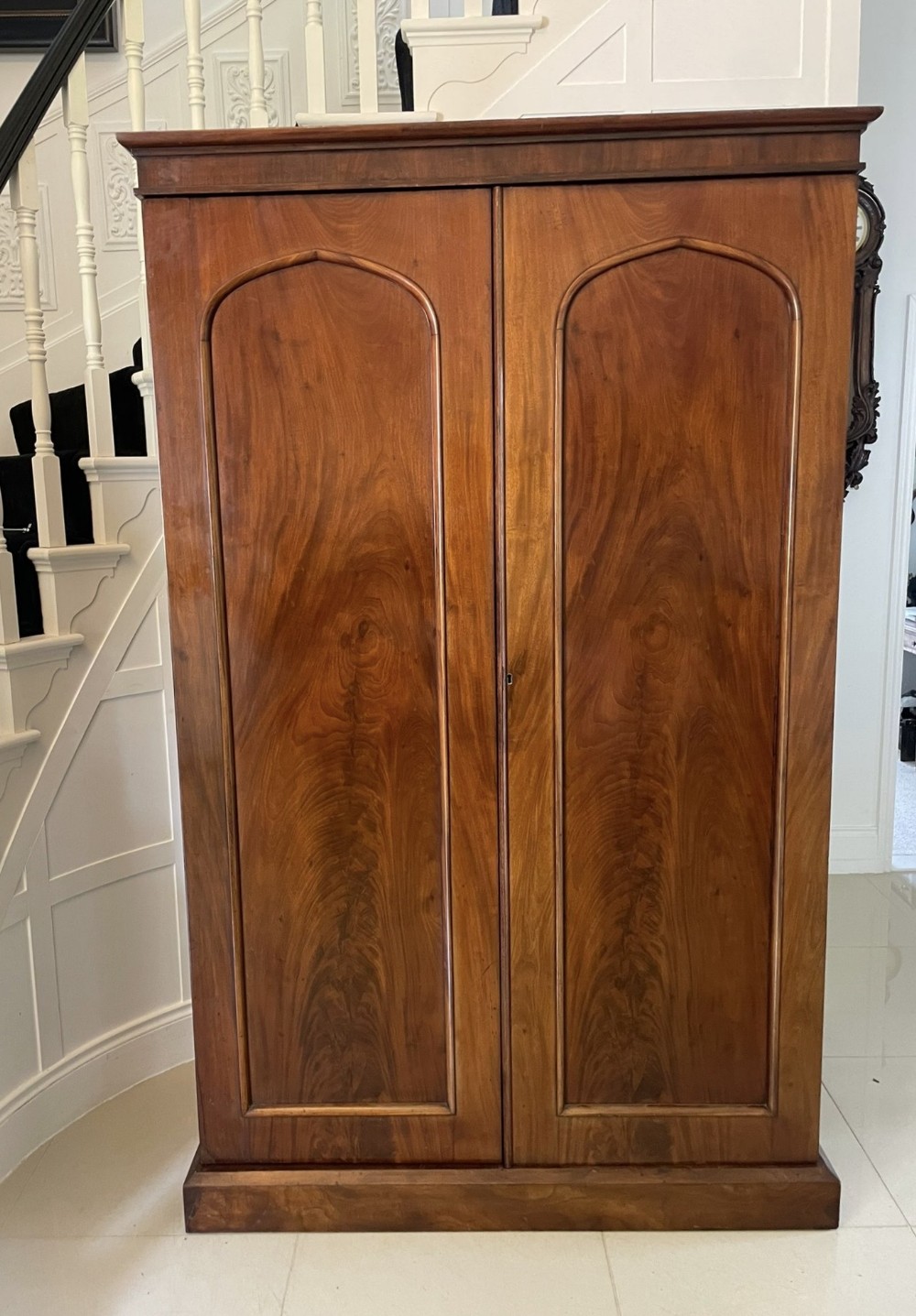 Antique Victorian Quality Figured Mahogany Wardrobe 