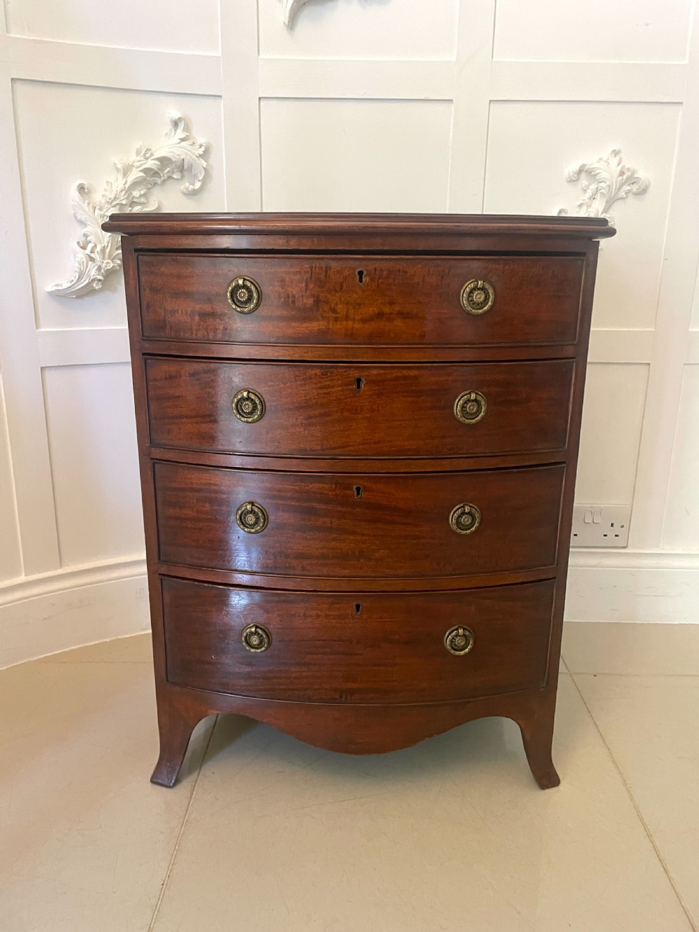 Antique Edwardian Quality Mahogany Small Bow Front Chest of Four Drawers  View X