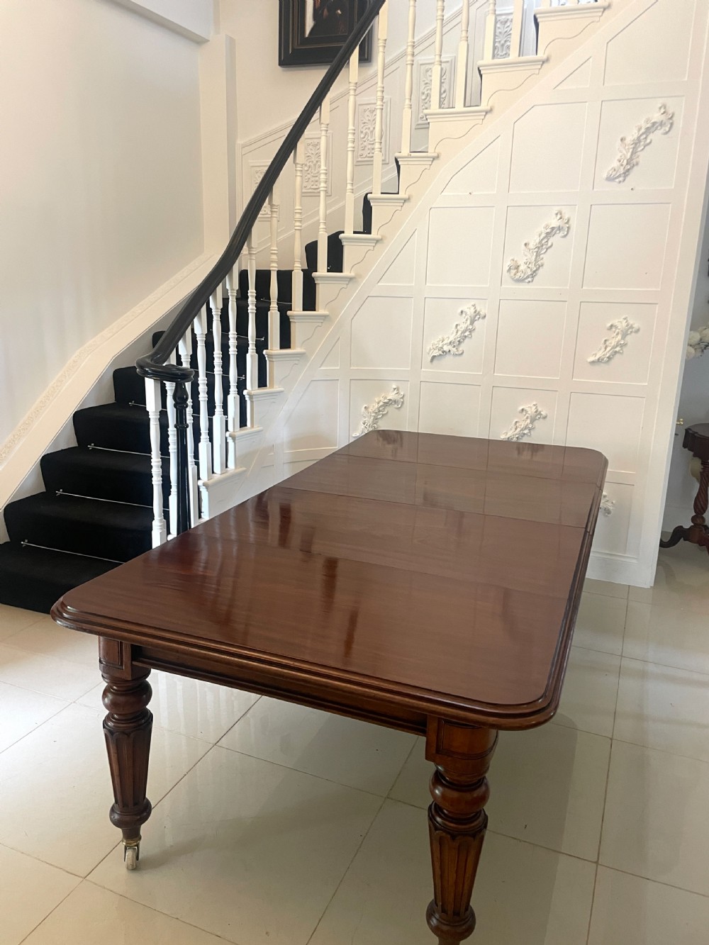 Outstanding Quality 10 Seater Antique Victorian Figured Mahogany Extending Dining Table  View IX