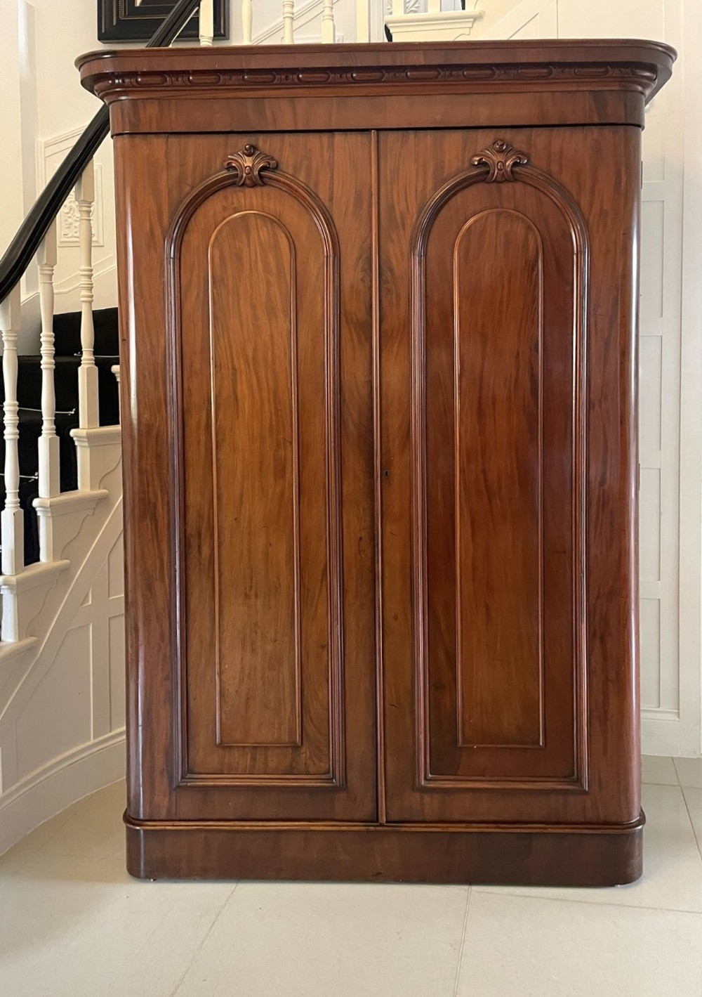 Antique Victorian Quality Figured Mahogany Wardrobe 