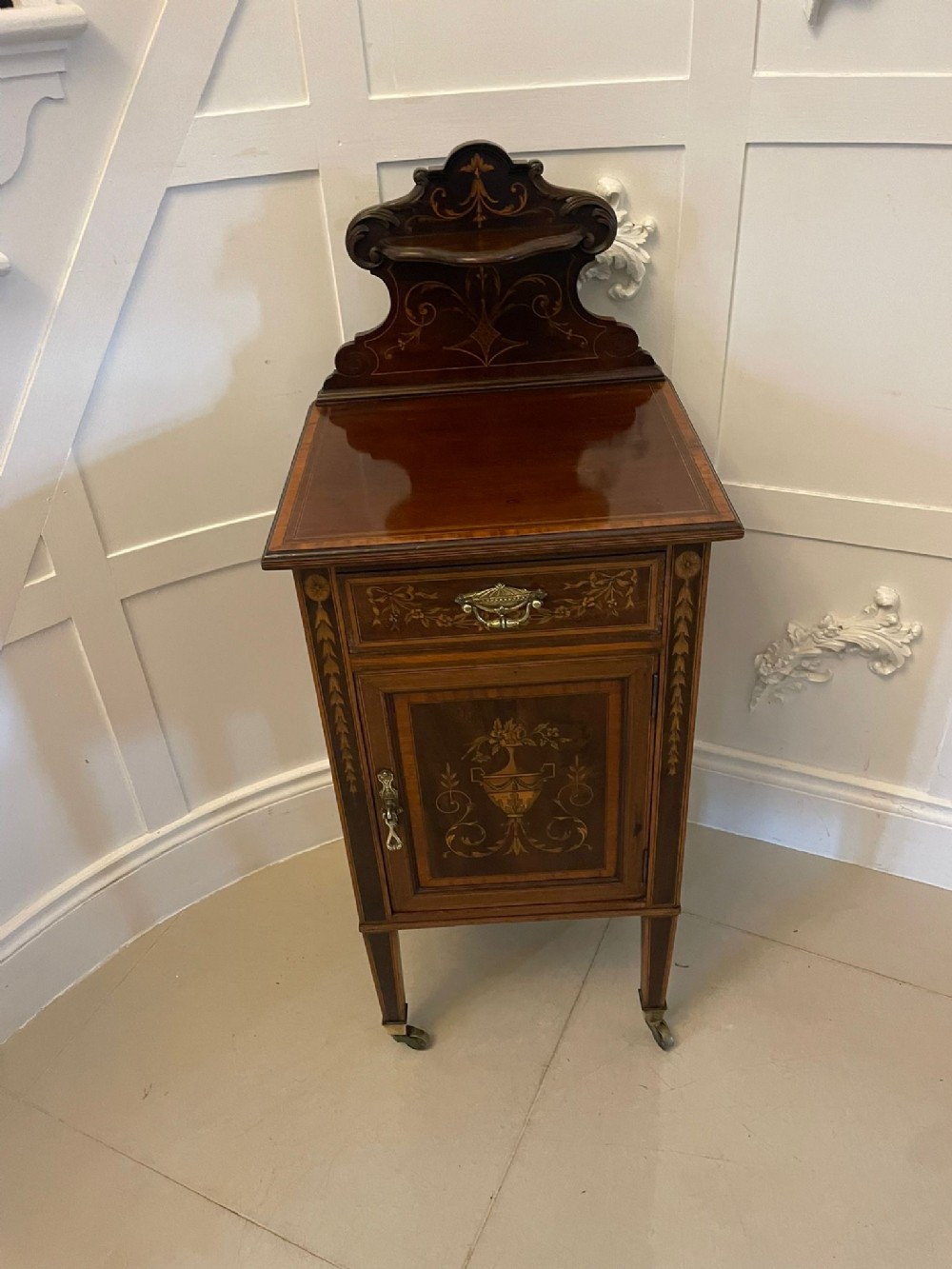 Outstanding Quality Antique Victorian Mahogany Marquetry Inlaid Bedside Cabinet 