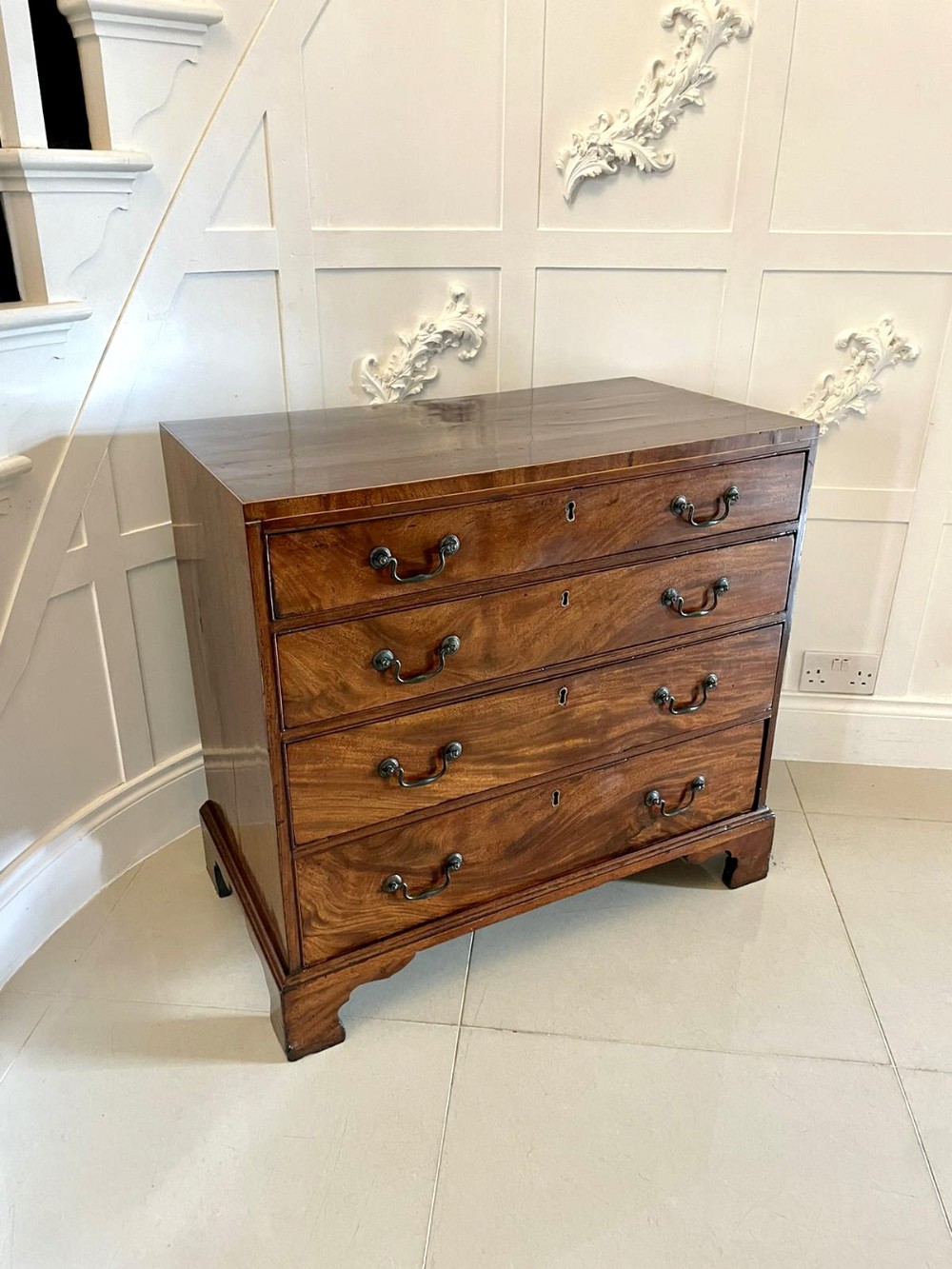 Antique George III Quality Figured Mahogany Chest of 4 Drawers 