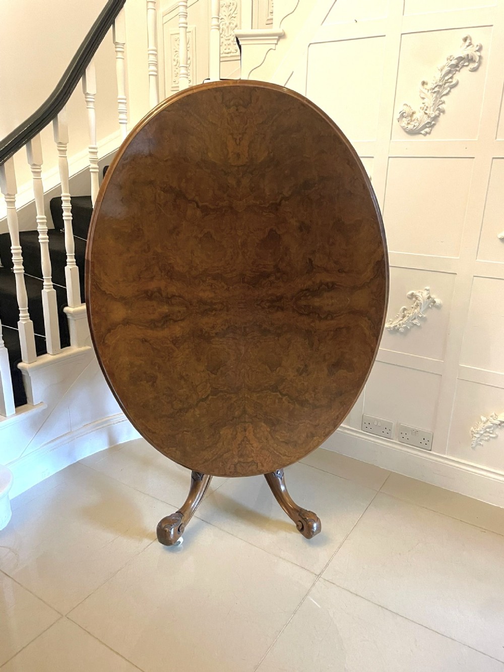 Outstanding Quality Antique Victorian Oval Burr Walnut Dining Table 