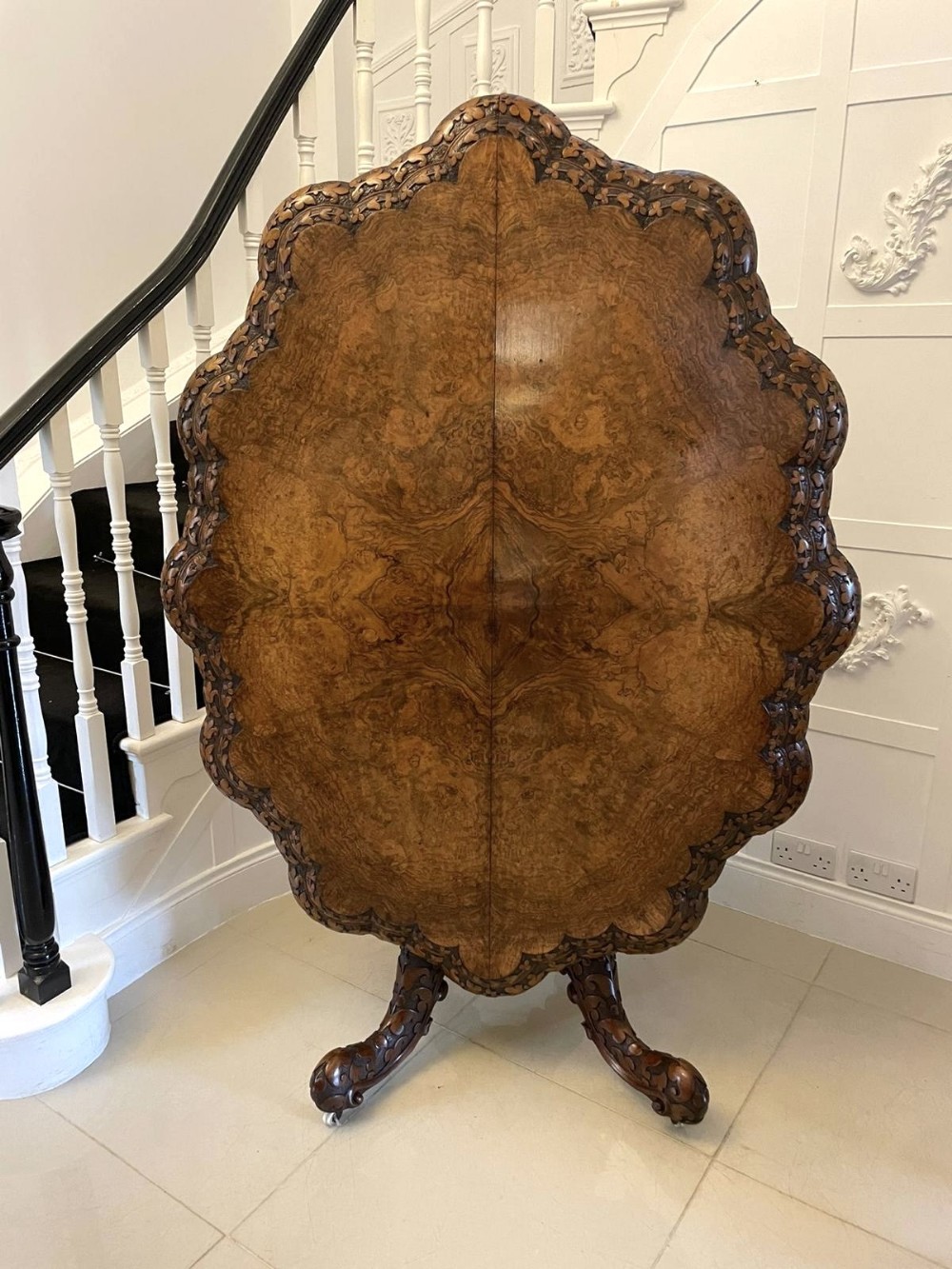Antique Victorian Outstanding Quality Carved Burr Walnut Centre/Dining Table 