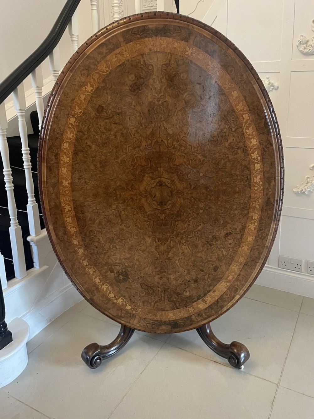 Fine Quality Antique Early Victorian 19th Century Burr Walnut Inlaid Centre/Dining Table