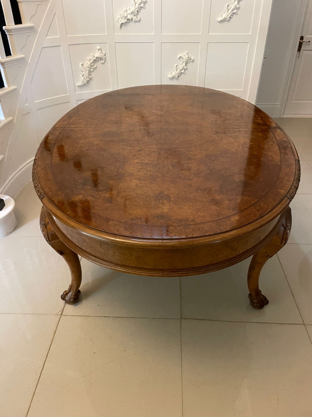 Outstanding Quality Antique Oval Burr Walnut 8 Seater Dining Table 