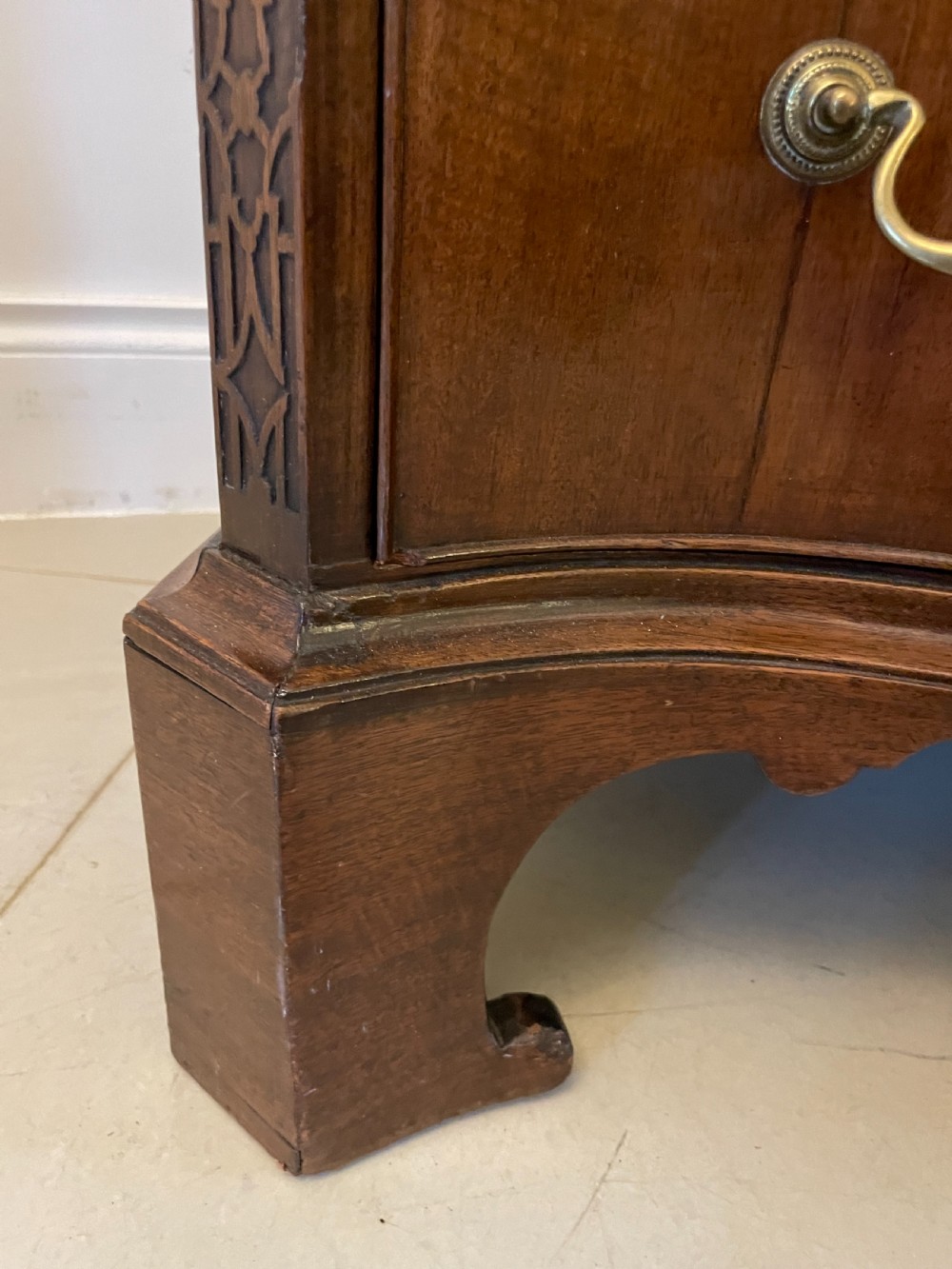 Antique Edwardian Quality Figured Mahogany Serpentine Chest of Drawers View II
