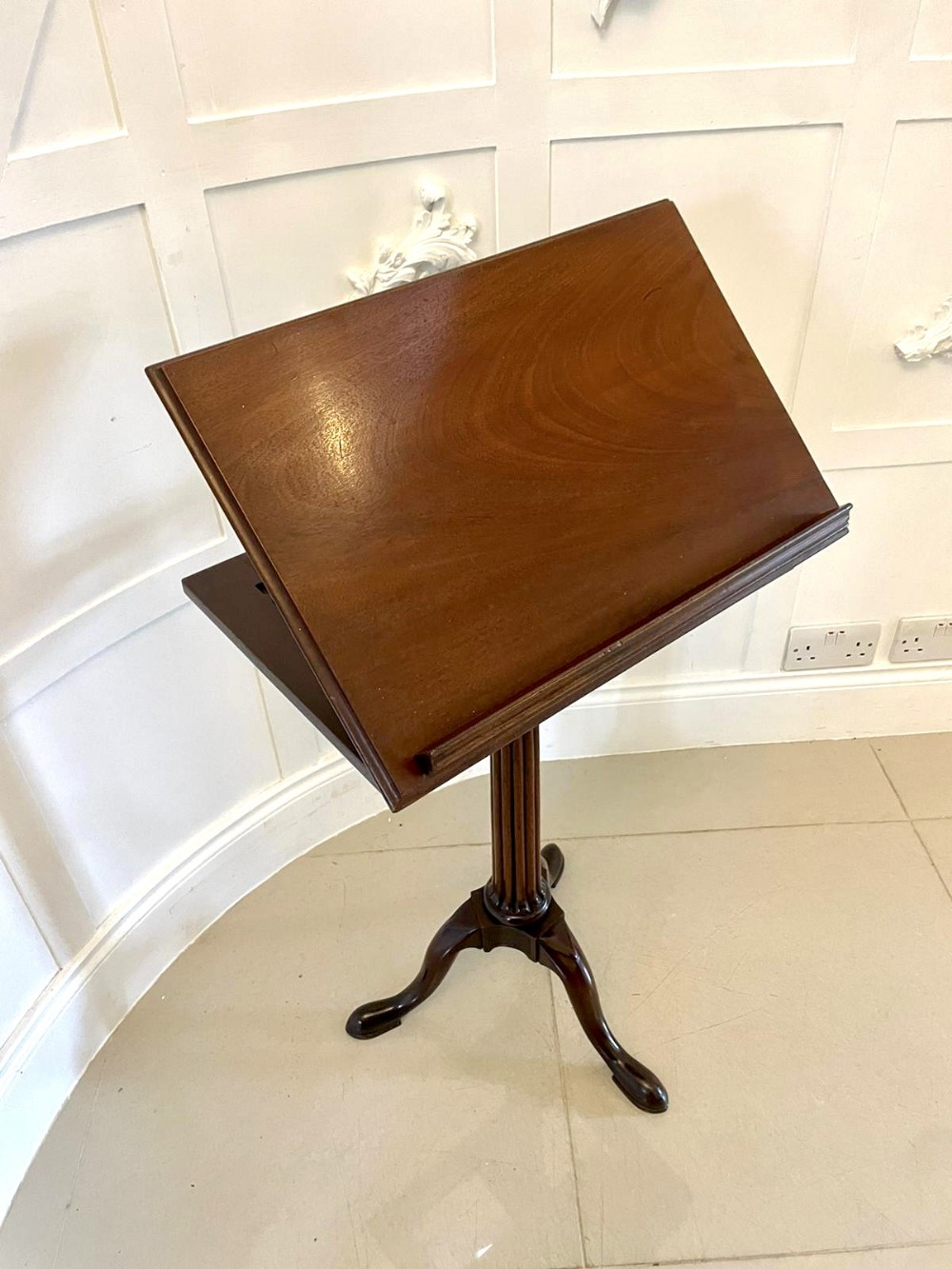 Antique George III Quality Mahogany Tripod Reading/Lamp Table