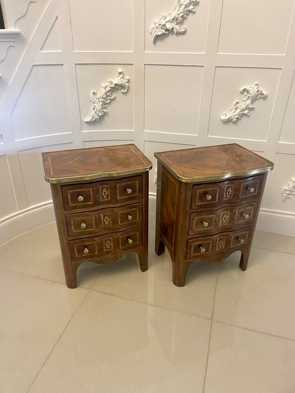 Pair of Antique Victorian French Quality Kingwood Bedside Chest of Drawers