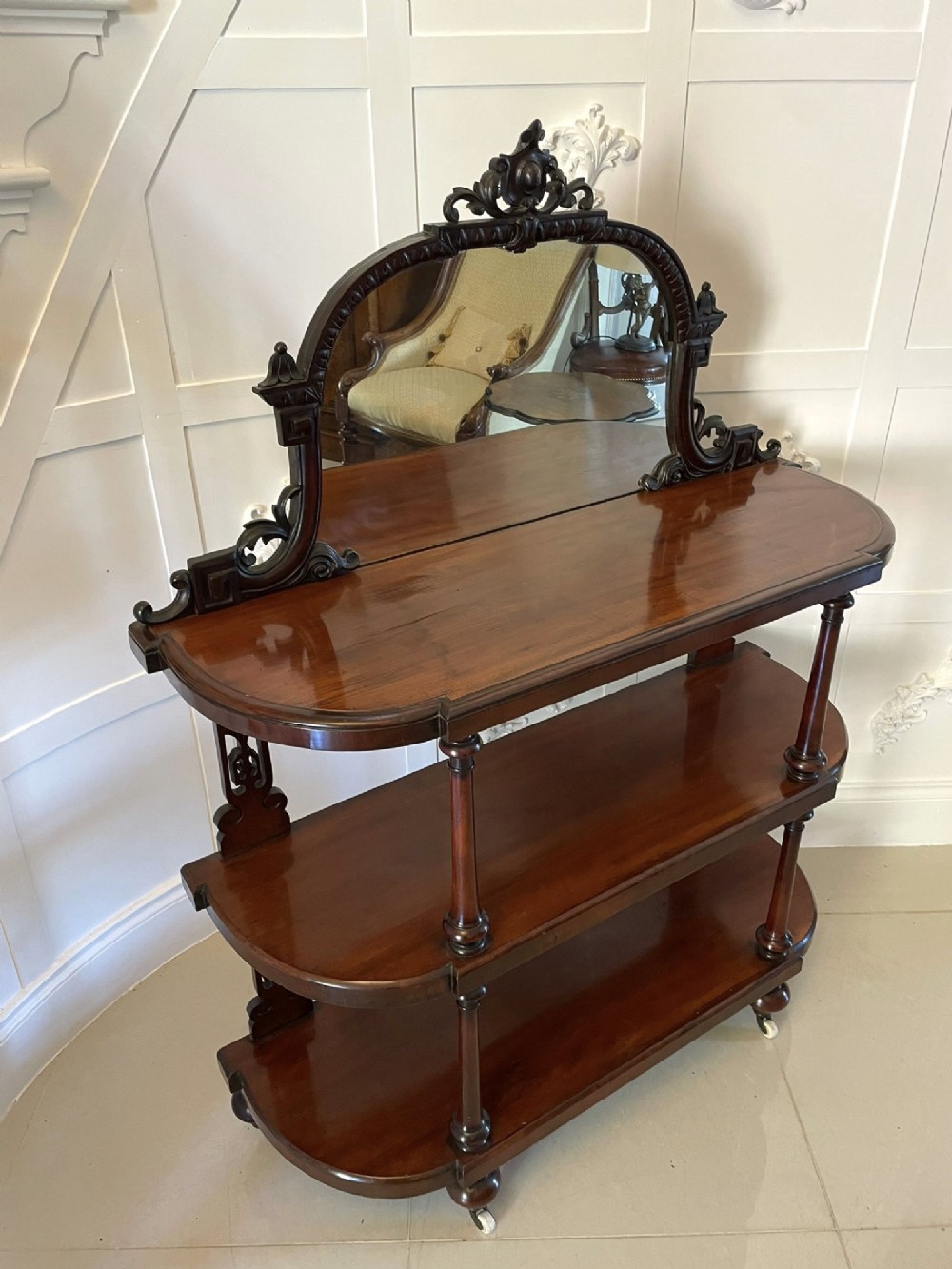 Quality Antique Victorian Mahogany Carved Mirror Back Whatnot