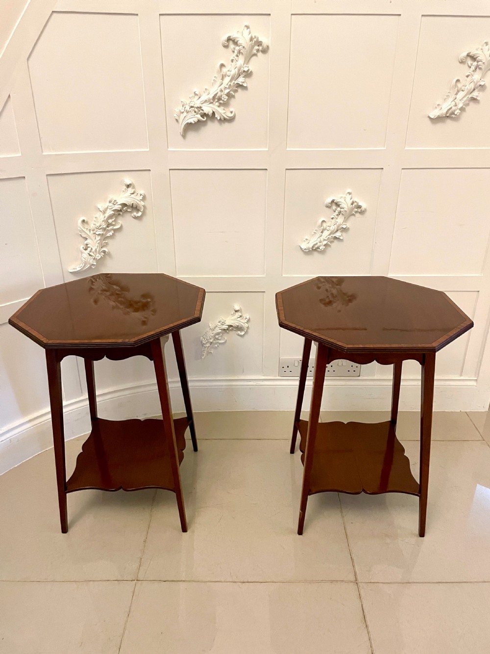 Pair of Antique Edwardian Quality Figured Mahogany Inlaid Lamp Tables 