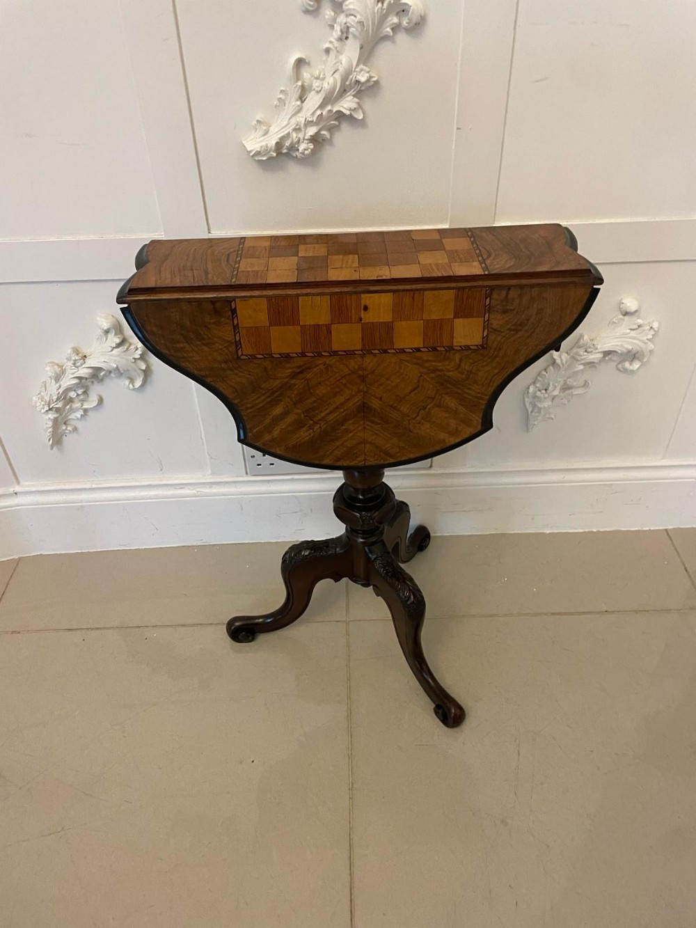 Antique Victorian Quality Burr Walnut Chess Table 