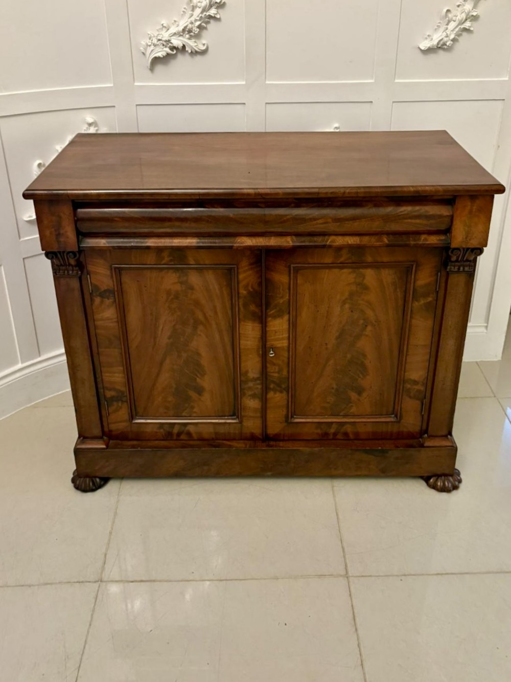 Superb Quality Antique Victorian Figured Mahogany Sideboard 