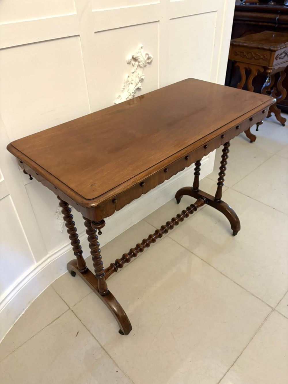 Antique Victorian Quality Mahogany Side/Lamp Table