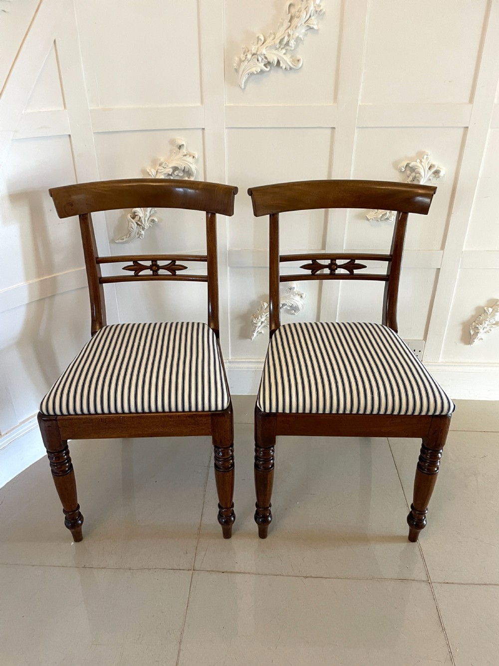 Set of 8 Antique Regency Quality Mahogany Dining Chairs  View XV