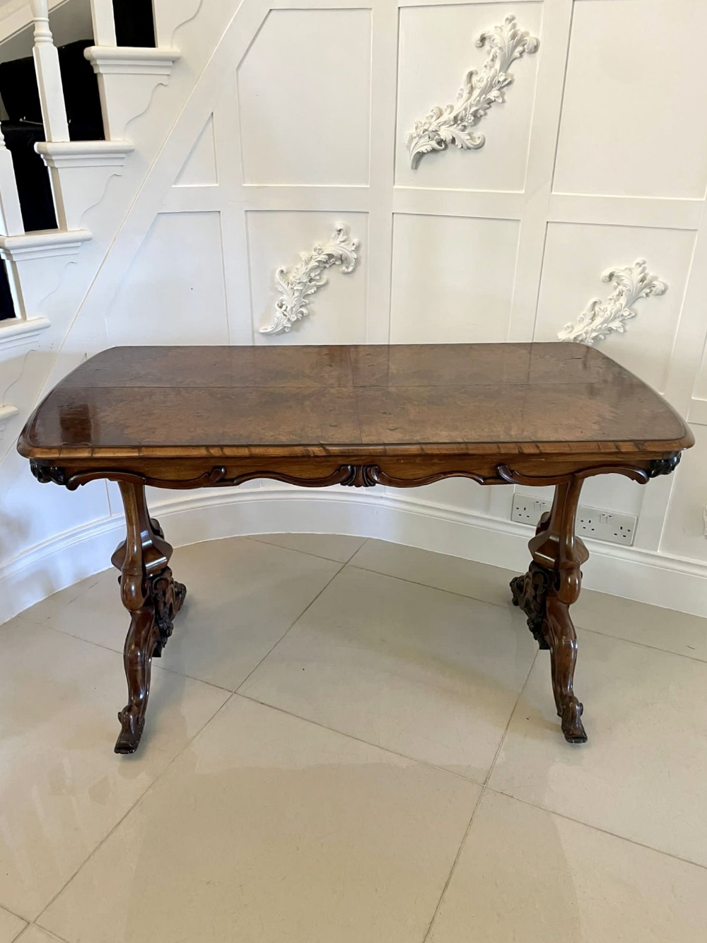 Antique Victorian Quality Burr Walnut Freestanding Centre Table 