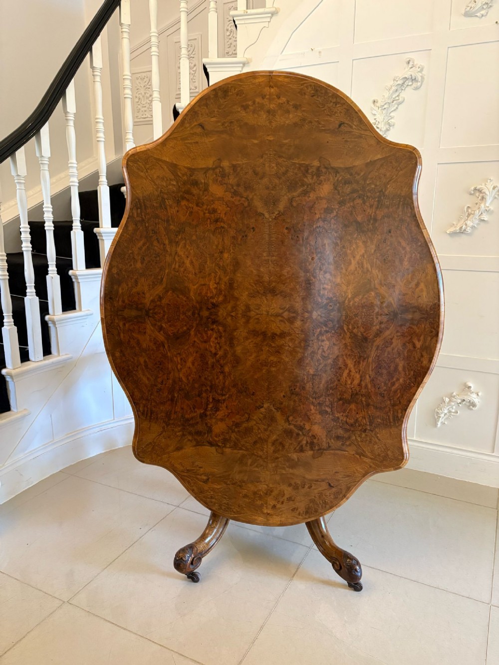 Outstanding Quality Antique Victorian Burr Walnut Centre/Dining Table 