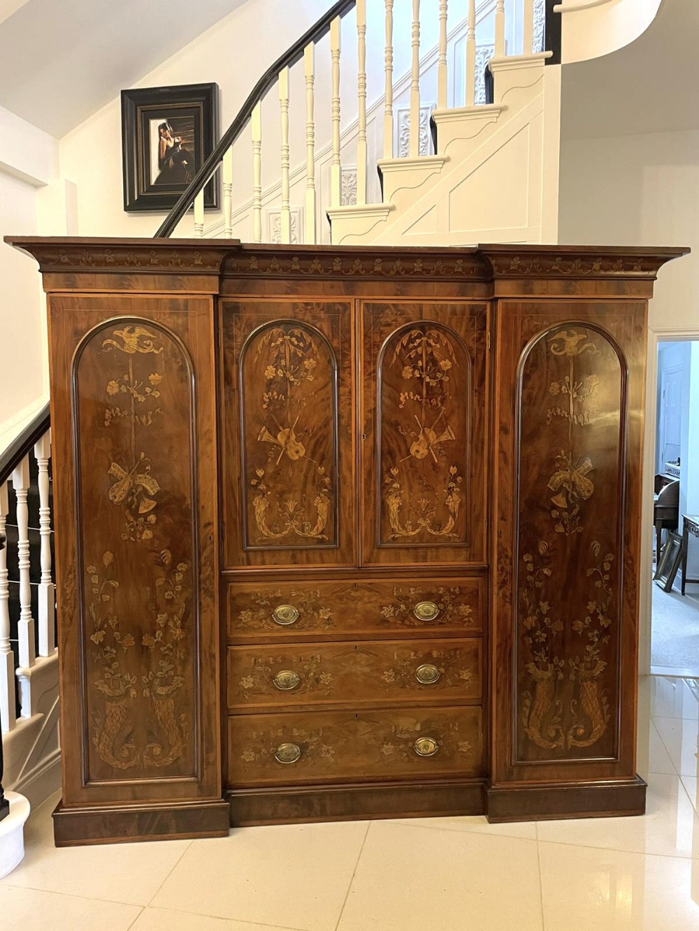 Outstanding Quality Large Antique Victorian Inlaid Mahogany Wardrobe 
