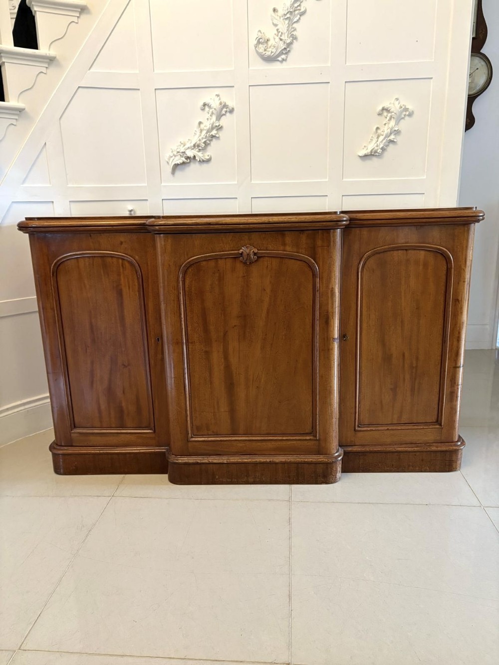Outstanding Quality Antique Victorian Figured Mahogany Sideboard 