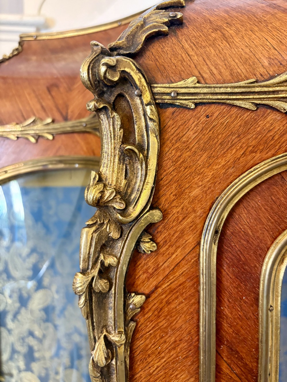 Antique 19th Century French Quality Kingwood Ormolu Mounted Display Cabinet  View X