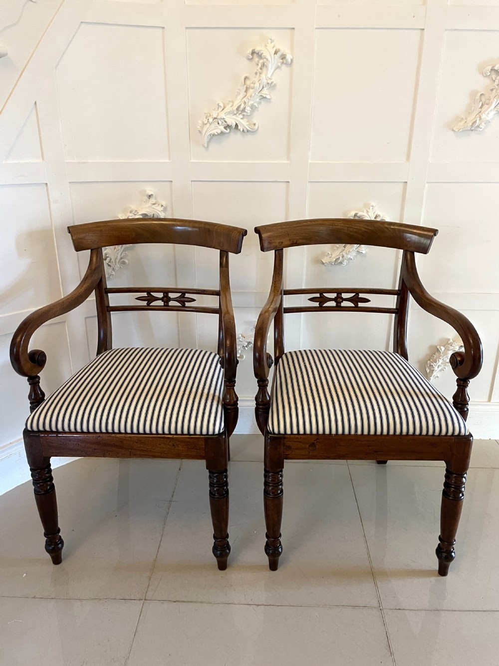 Set of 8 Antique Regency Quality Mahogany Dining Chairs  View VII