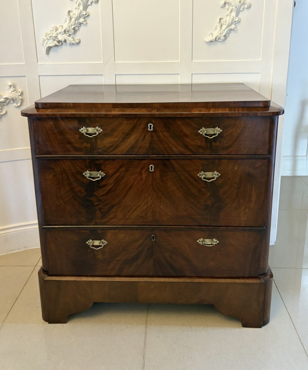 Superb Quality Antique Victorian Quality Figured Mahogany Chest of Three Drawers 