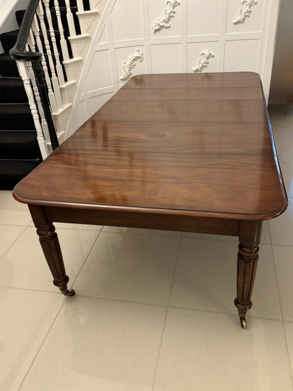 Outstanding Quality Antique Victorian 12 Seater Figured Mahogany Extending Dining Table 