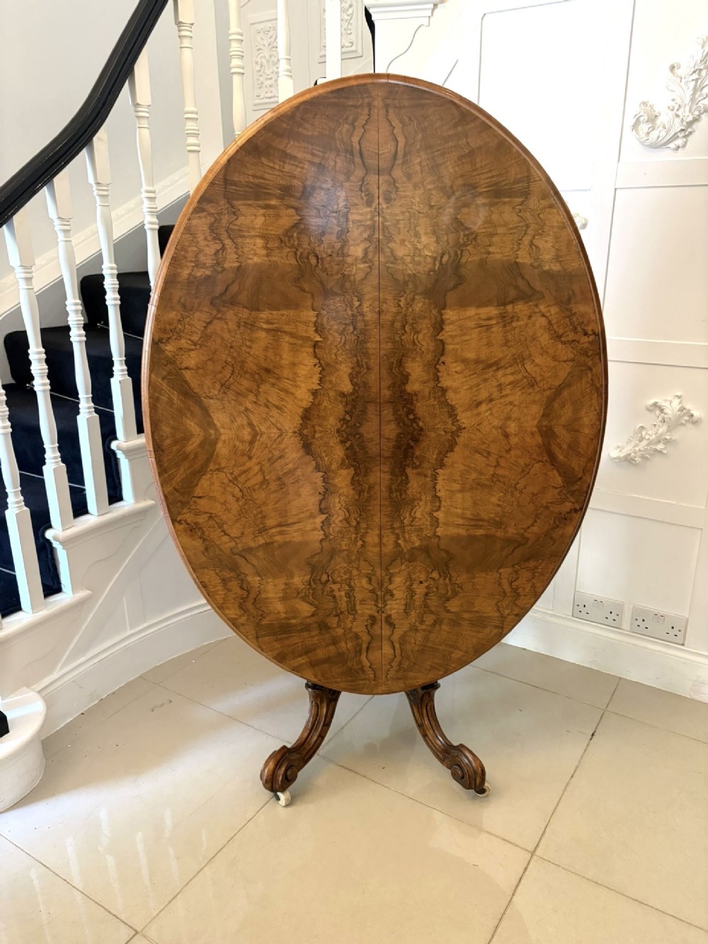 Antique Victorian Quality Burr Walnut Oval Centre/Dining Table 