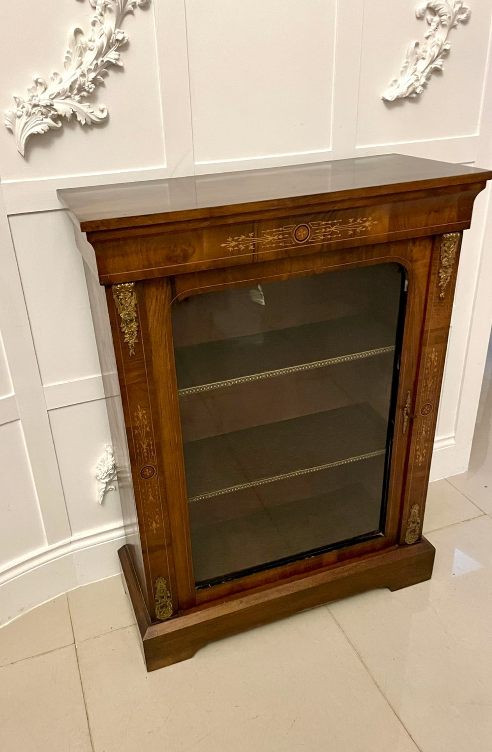 Antique Victorian Quality Figured Walnut Satinwood Inlaid Display Cabinet 