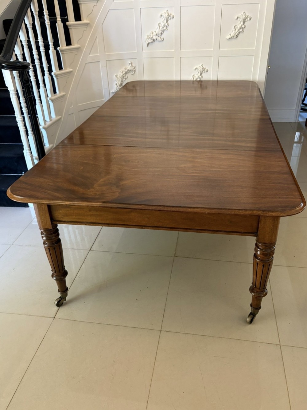 Outstanding Quality Antique Regency Quality Figured Mahogany 10 Seater Extending Dining Table