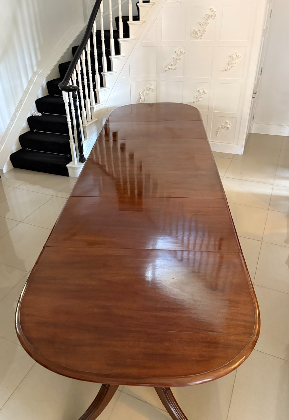 Magnificent Quality Antique Regency 16 Seater Figured Mahogany 3 Pilar Dining Table 72 x 122 x 409 cm