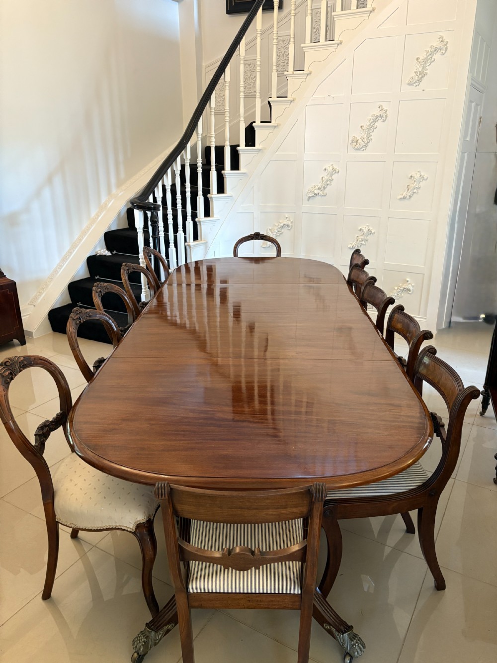 Magnificent Quality Antique Regency 16 Seater Figured Mahogany 3 Pilar Dining Table 72 x 122 x 409 cm View II