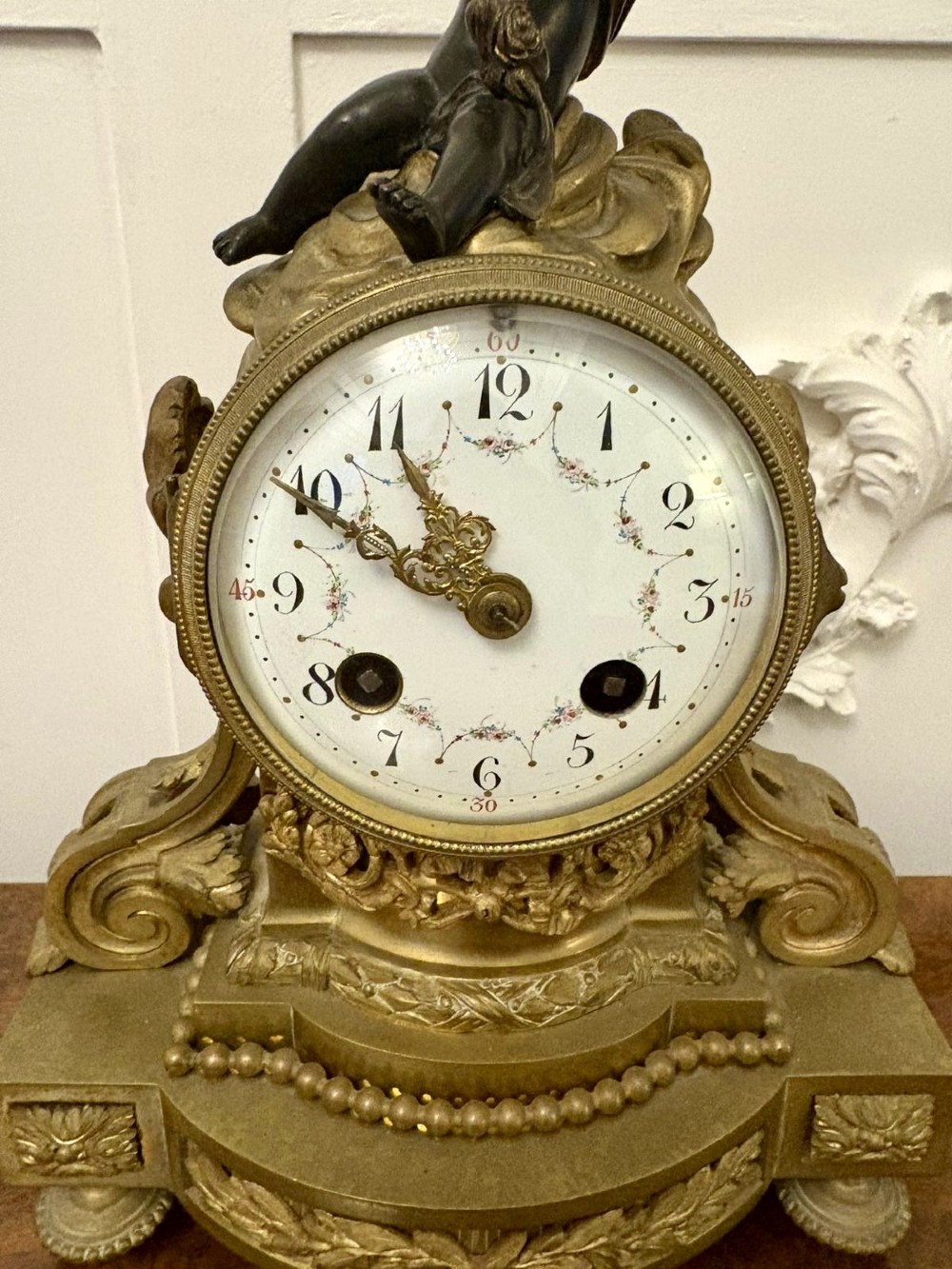 Antique Victorian French Quality Ornate Ormolu and Bronze Mantle Clock View VIII