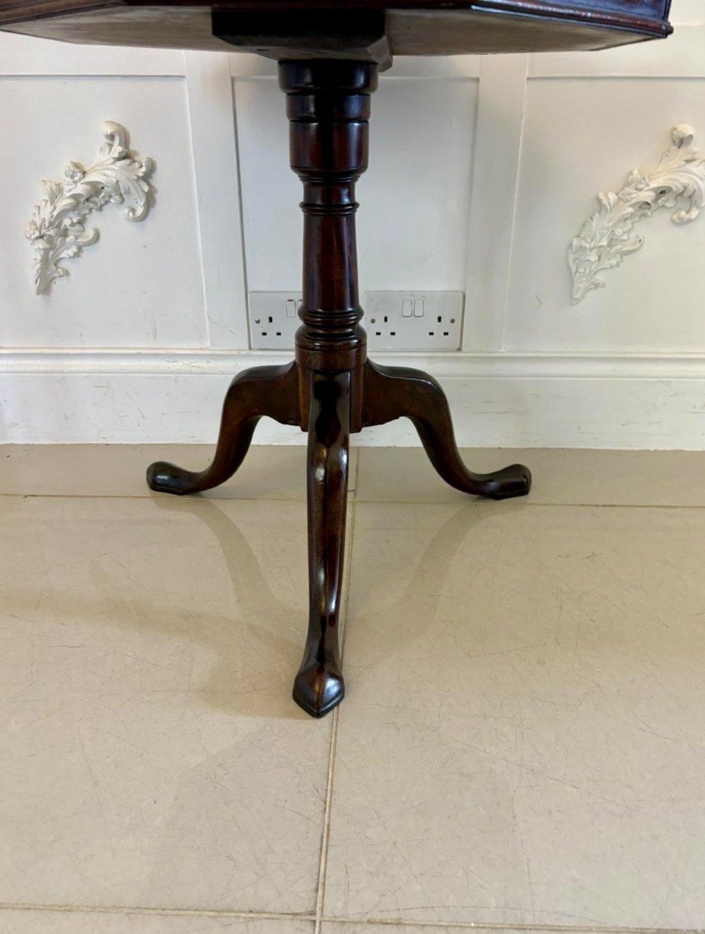 Antique George III Quality Mahogany Lamp/Coffee Table View V