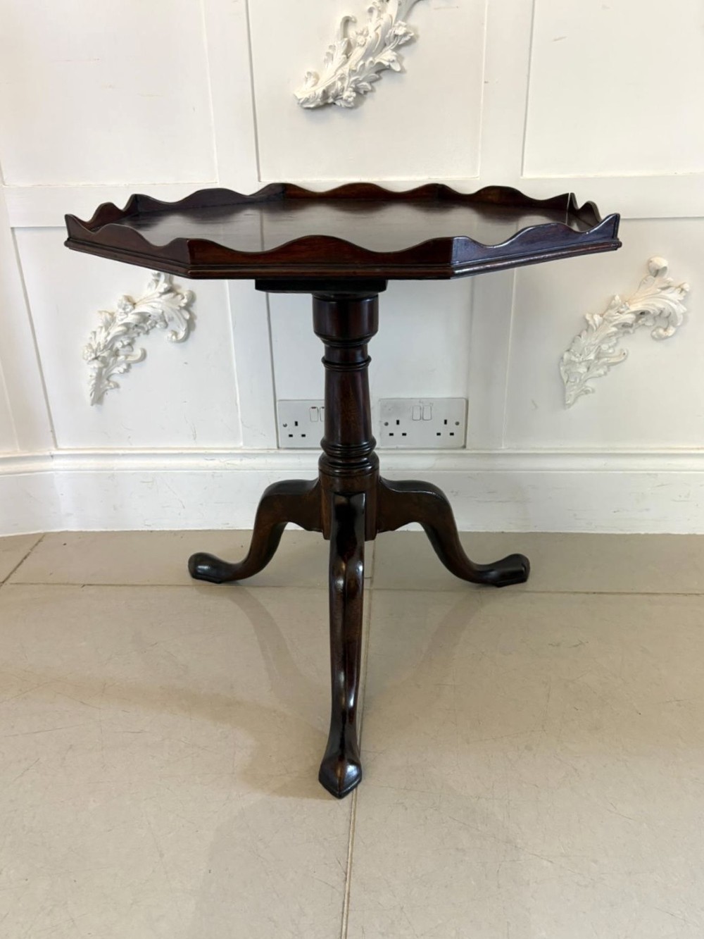 Antique George III Quality Mahogany Lamp/Coffee Table View VI