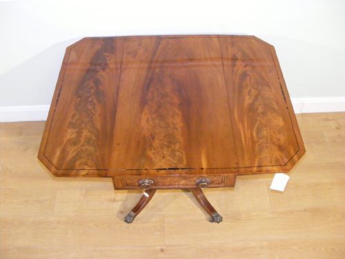 A 19TH CENTURY MAHOGANY AND INLAID PEDESTAL PEMBROKE TABLE - ADDITIONAL PHOTO 9