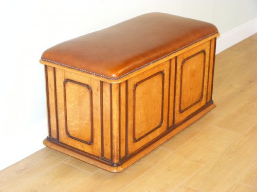 A 19TH CENTURY BIRCH OTTOMAN BLANKET BOX - ADDITIONAL PHOTO 1