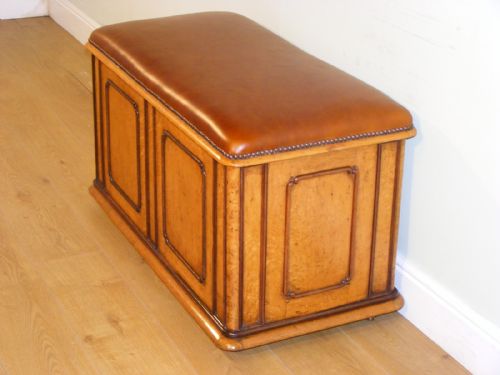 A 19TH CENTURY BIRCH OTTOMAN BLANKET BOX - ADDITIONAL PHOTO 4