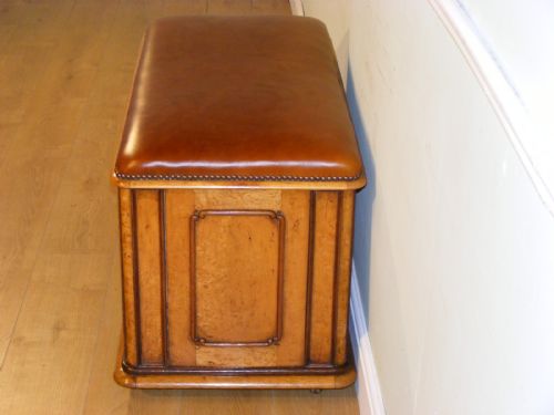 A 19TH CENTURY BIRCH OTTOMAN BLANKET BOX - ADDITIONAL PHOTO 6