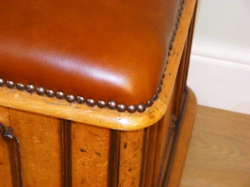A 19TH CENTURY BIRCH OTTOMAN BLANKET BOX - ADDITIONAL PHOTO 10