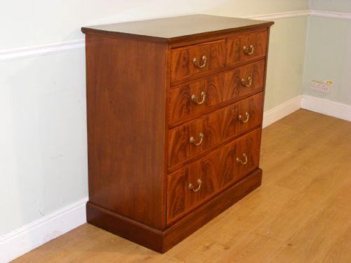 AN EDWARDIAN MAHOGANY AND INLAID CHEST OF DRAWERS - ADDITIONAL PHOTO 3