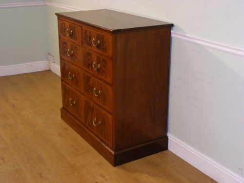 AN EDWARDIAN MAHOGANY AND INLAID CHEST OF DRAWERS - ADDITIONAL PHOTO 6
