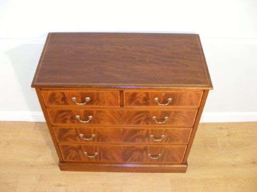 AN EDWARDIAN MAHOGANY AND INLAID CHEST OF DRAWERS - ADDITIONAL PHOTO 16