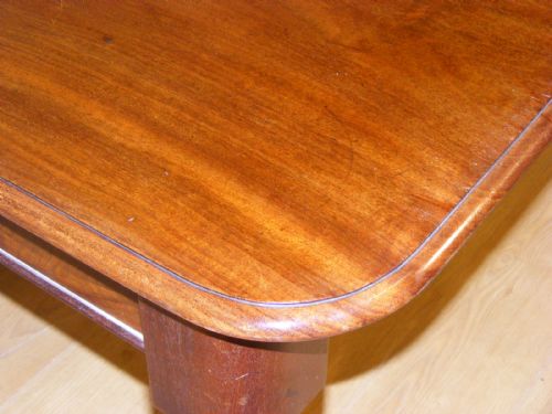 A 19TH CENTURY MAHOGANY EXTENDING DINING TABLE - ADDITIONAL PHOTO 5