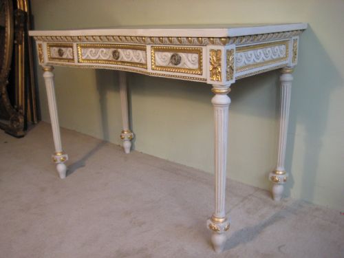 FRENCH PAINTED AND PARCELGILT WRITING TABLE - ADDITIONAL PHOTO 2