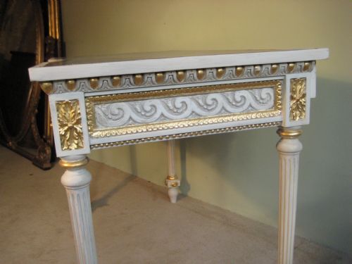 FRENCH PAINTED AND PARCELGILT WRITING TABLE - ADDITIONAL PHOTO 3