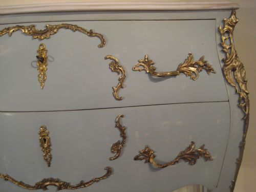 FRENCH LOUIS XV STYLE PAINTED COMMODE - ADDITIONAL PHOTO 3