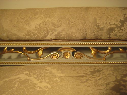 PAINTED AND PARCELGILT CHAISE LONGUE - ADDITIONAL PHOTO 4