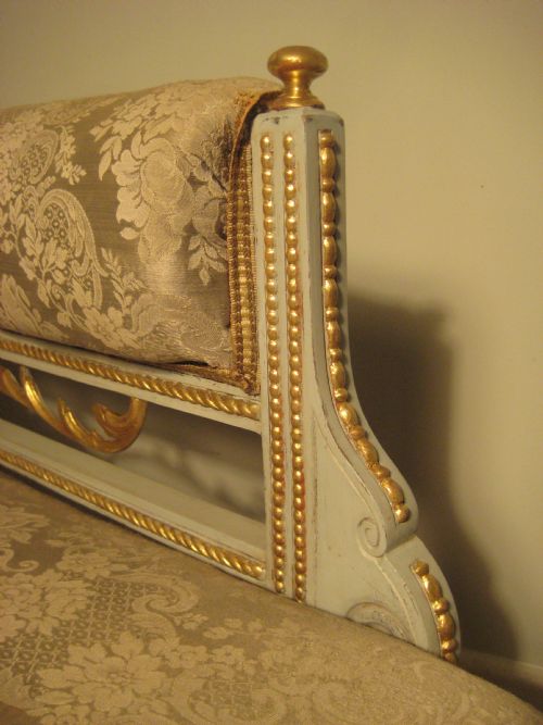 PAINTED AND PARCELGILT CHAISE LONGUE - ADDITIONAL PHOTO 5