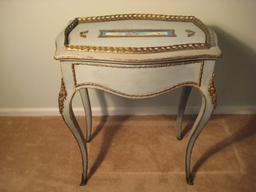 PAIR LOUIS XV STYLE JARDINIERE TABLES - ADDITIONAL PHOTO 3